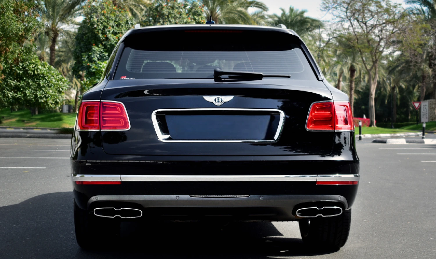 Black Bentley Bentayga back2