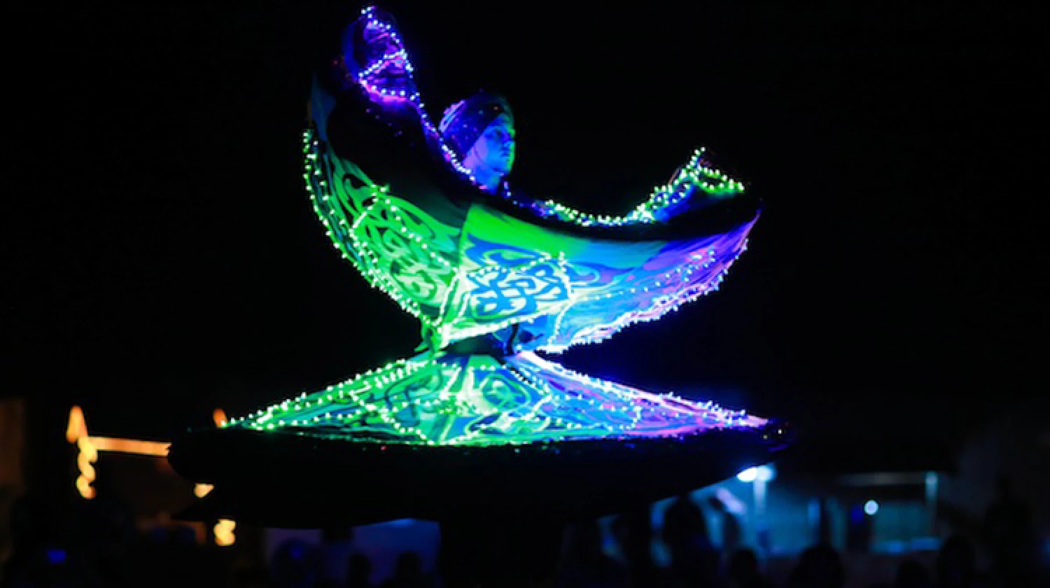 Tanoura dance